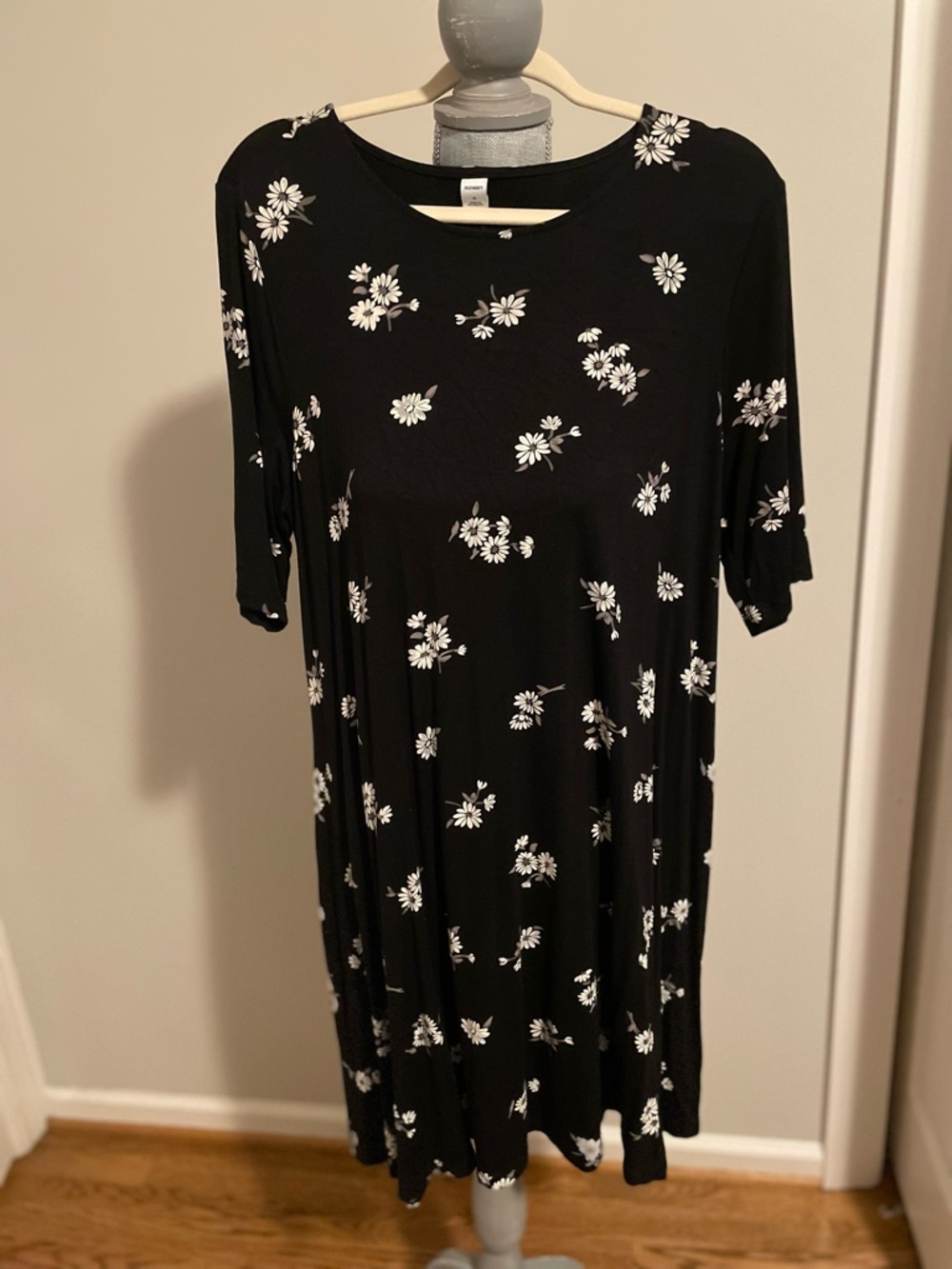 Old Navy Black Swing Dress with White Daisy Print